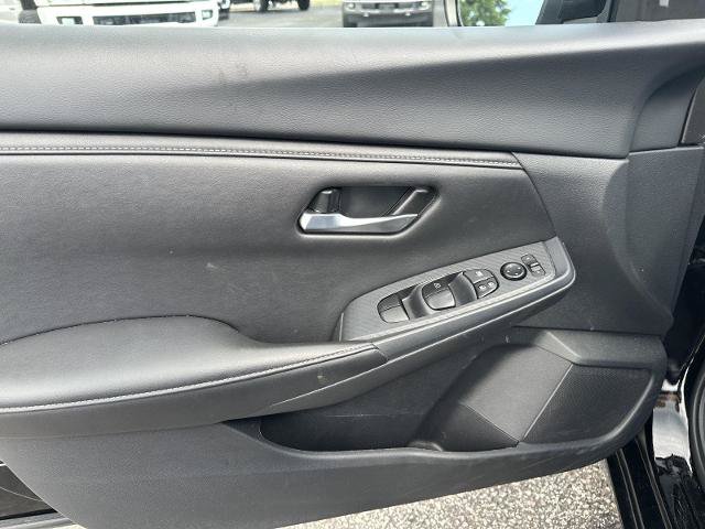 Used 2025 Nissan Sentra SV FWD image 11
