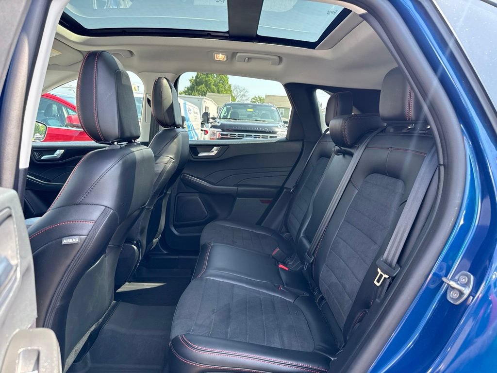 Certified 2022 Ford Escape SEL w/ SEL Stealth AWD Package image 16