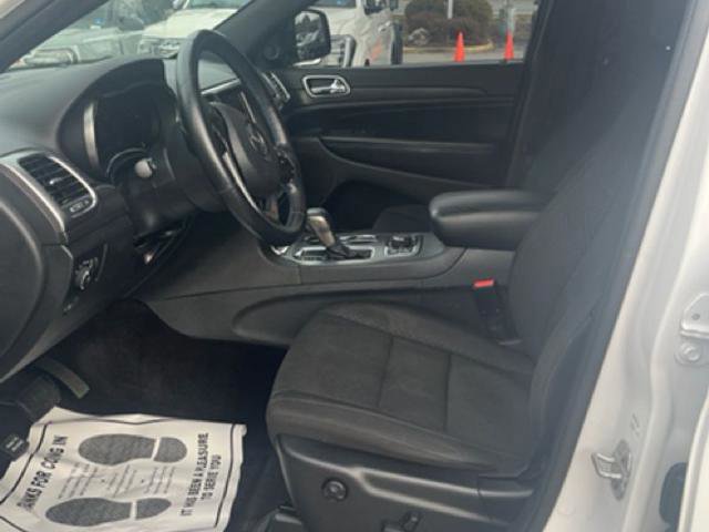 Used 2018 Jeep Grand Cherokee Laredo image 11