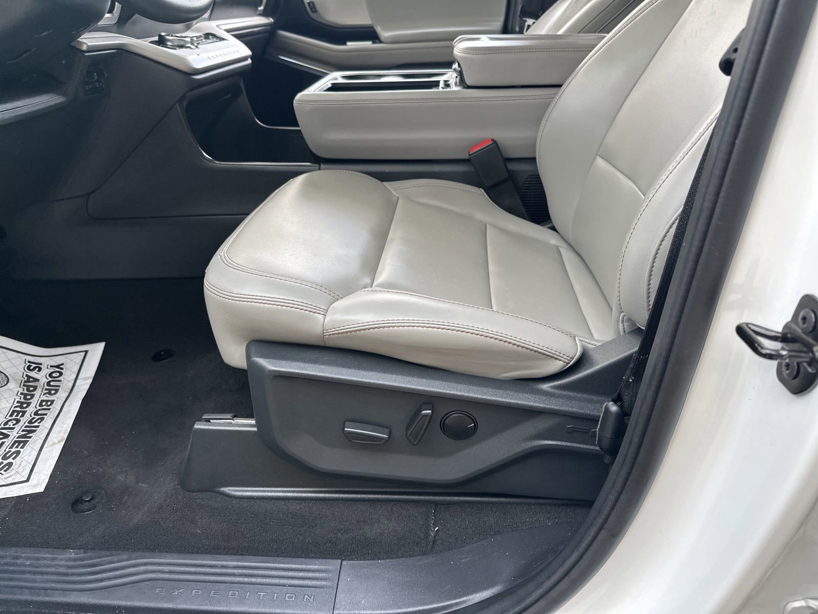 Certified 2025 Ford Expedition Active AWD/4WD image 17