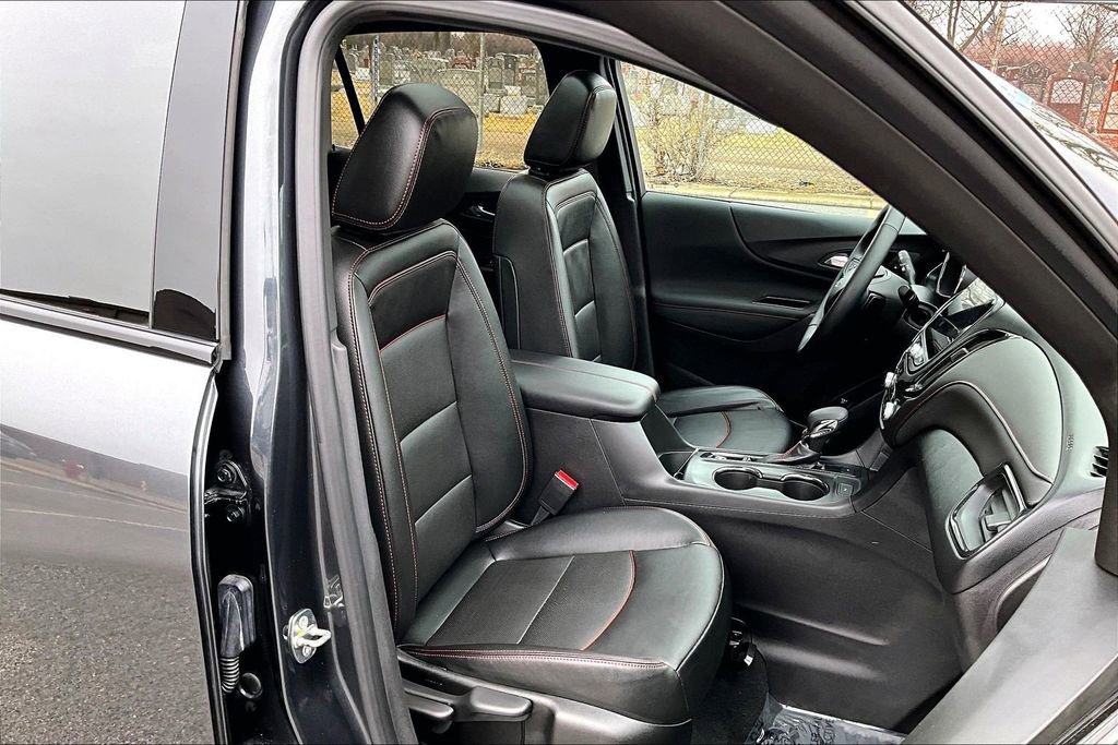 Used 2023 Chevrolet Equinox RS w/ RS Leather Package AWD/4WD image 7