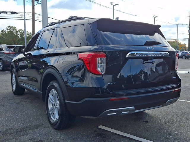 Certified 2023 Ford Explorer XLT w/ Equipment Group 202A AWD/4WD image 8