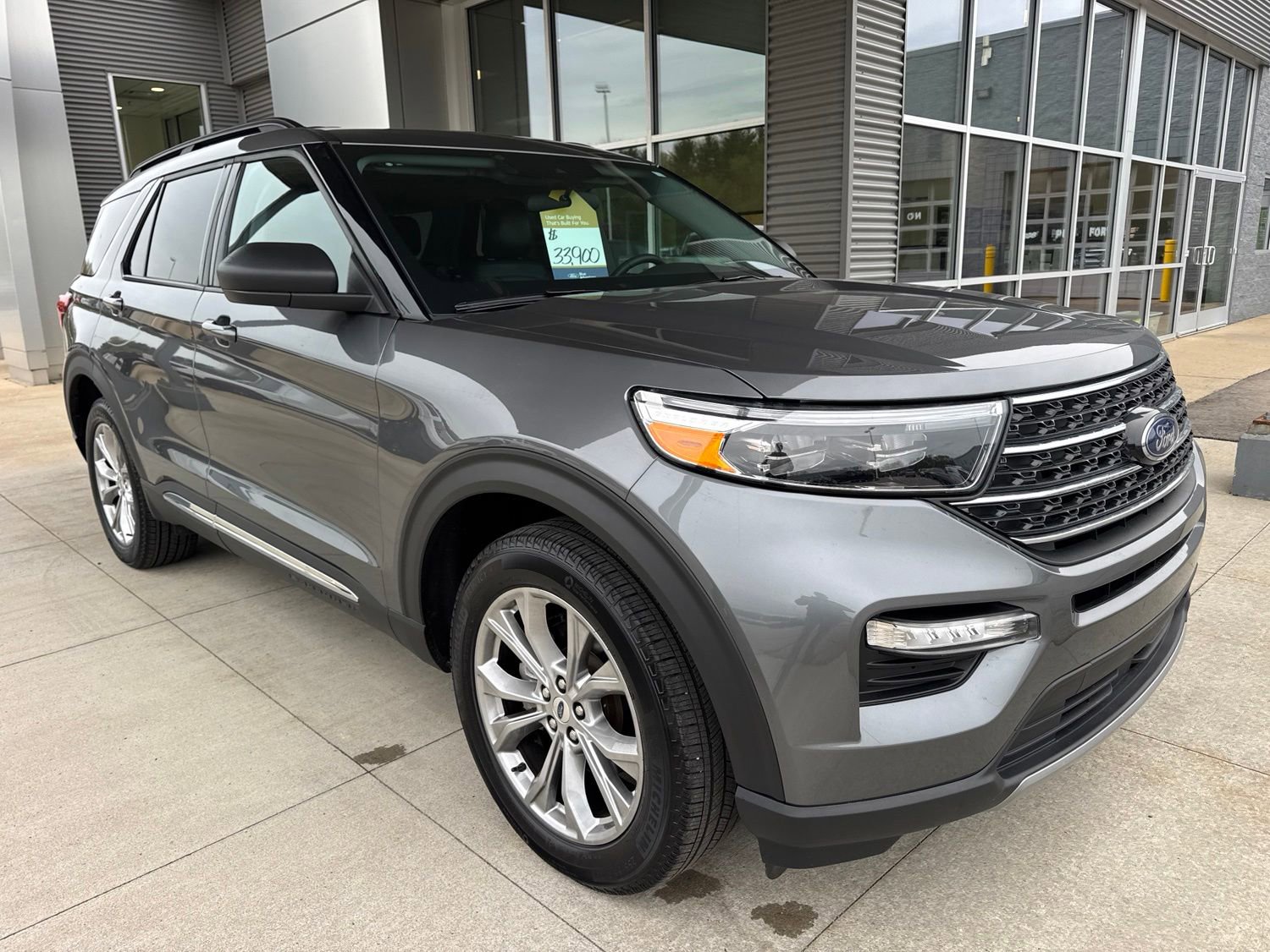 Certified 2023 Ford Explorer XLT w/ Equipment Group 202A AWD/4WD image 10