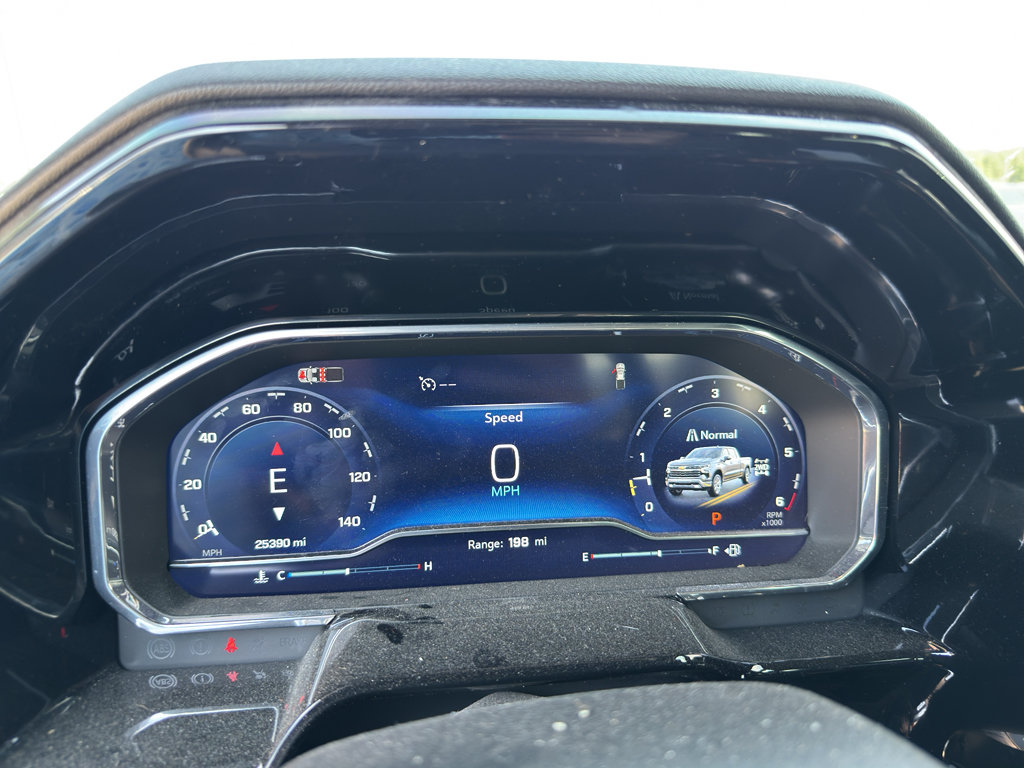 Used 2025 Chevrolet Silverado 1500 LT AWD/4WD image 15