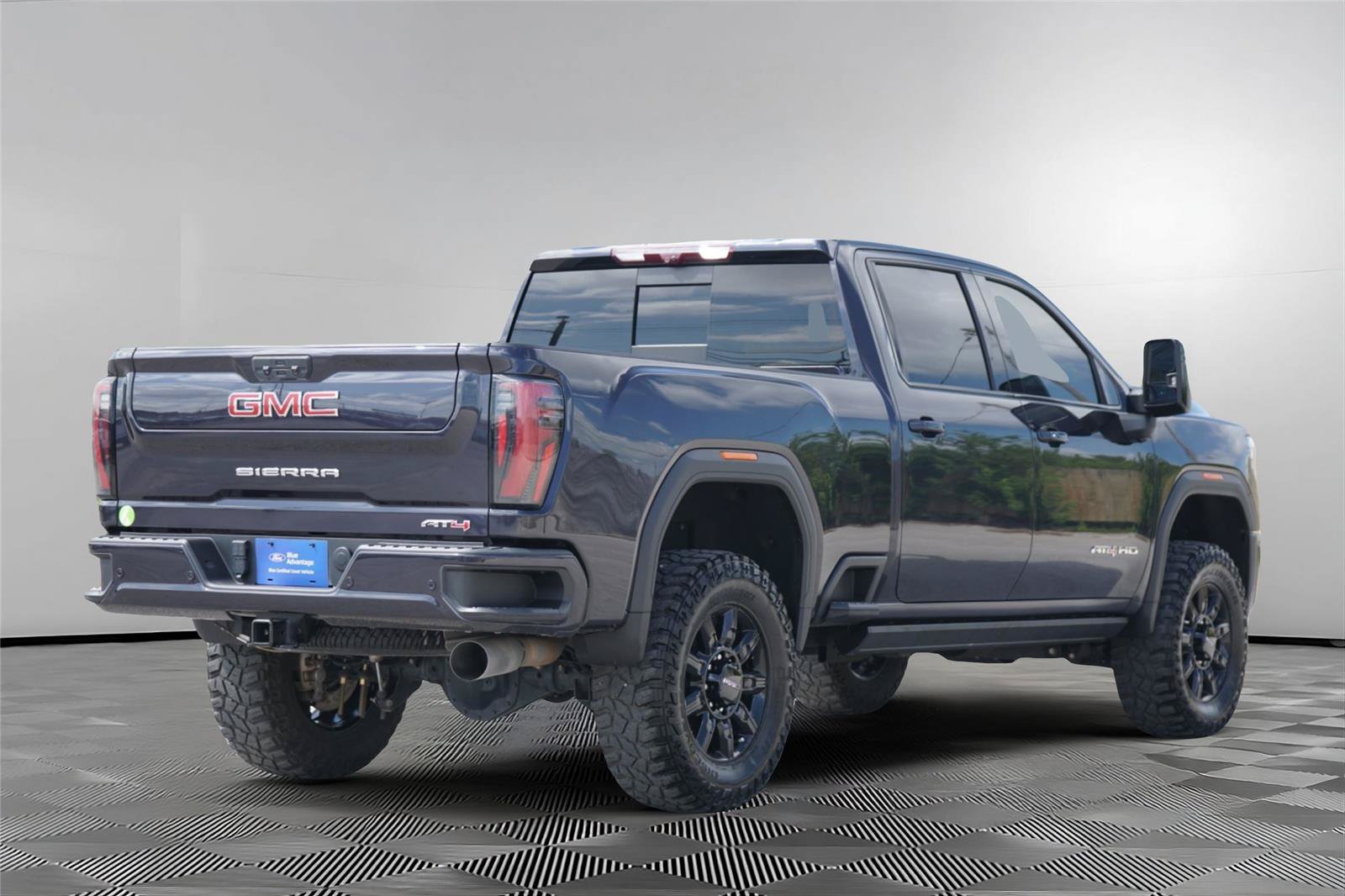 Used 2024 GMC Sierra 2500 AT4 w/ AT4 Premium Plus Package AWD/4WD image 5