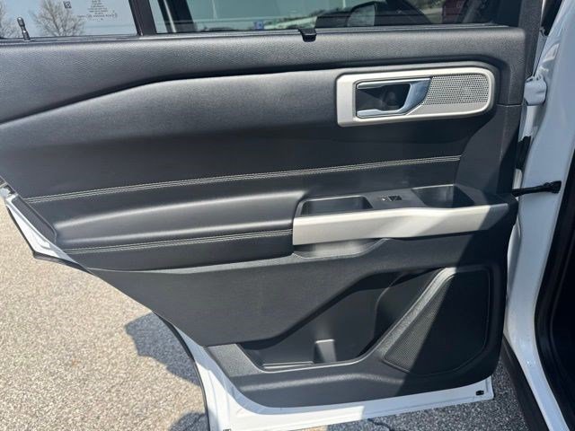 Certified 2020 Ford Explorer Limited w/ Class III Trailer Tow Package image 23