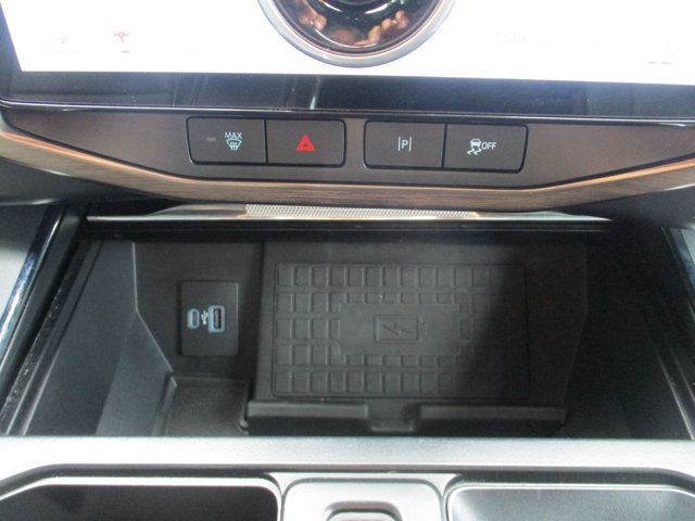 Certified 2022 Ford F150 Lightning Lariat AWD/4WD image 18
