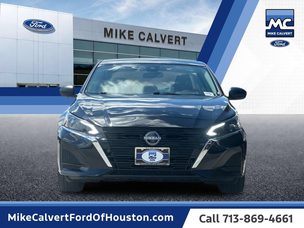Used 2025 Nissan Altima 2.5 SV FWD image 8