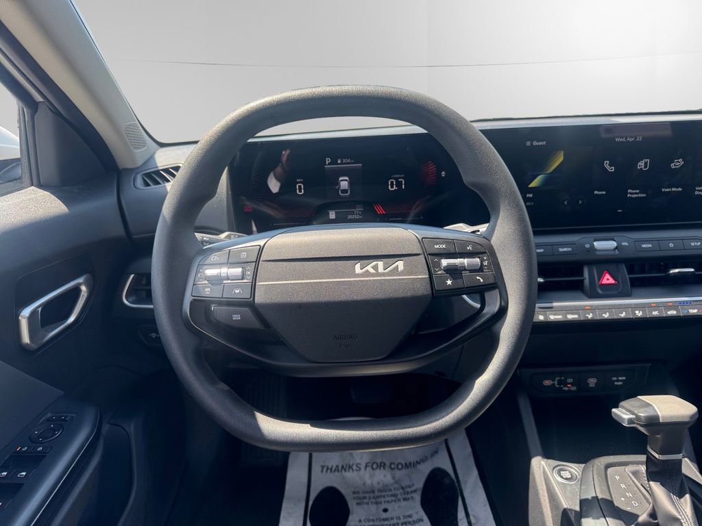Used 2025 Kia K4 FWD image 12