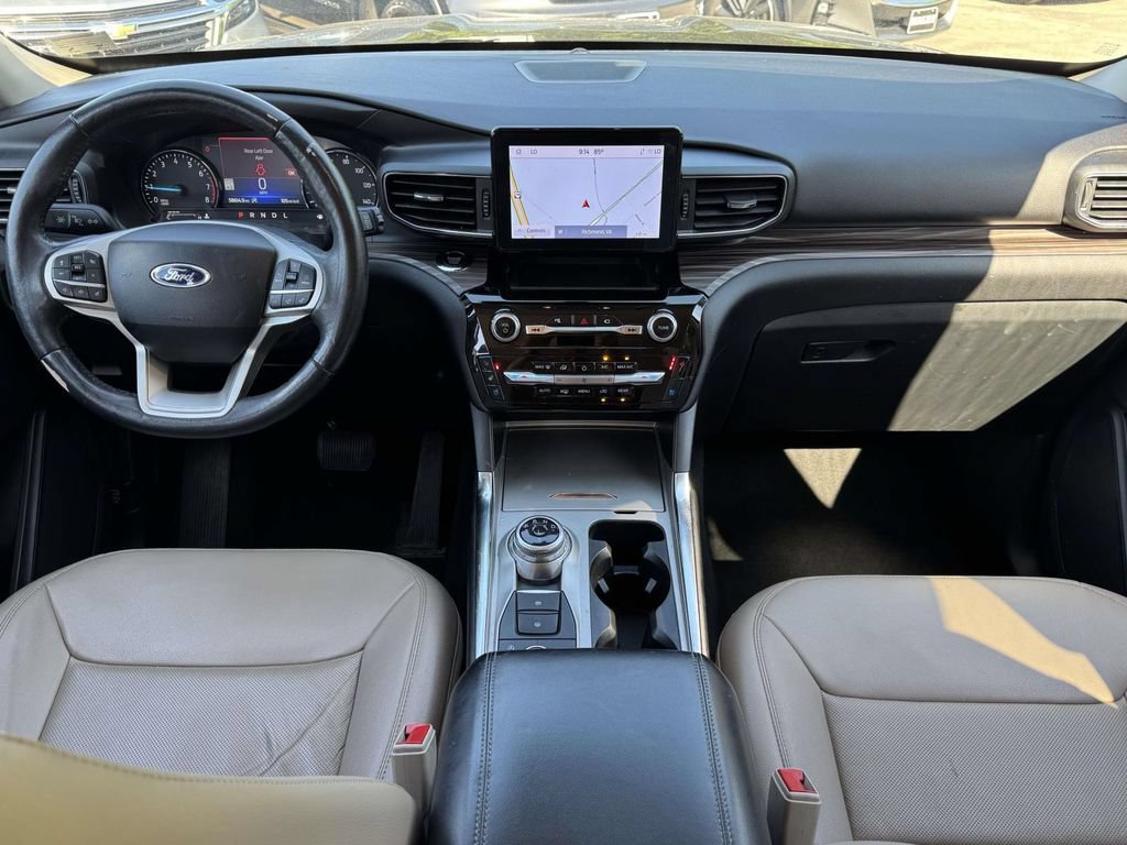 Certified 2022 Ford Explorer Limited AWD/4WD image 2