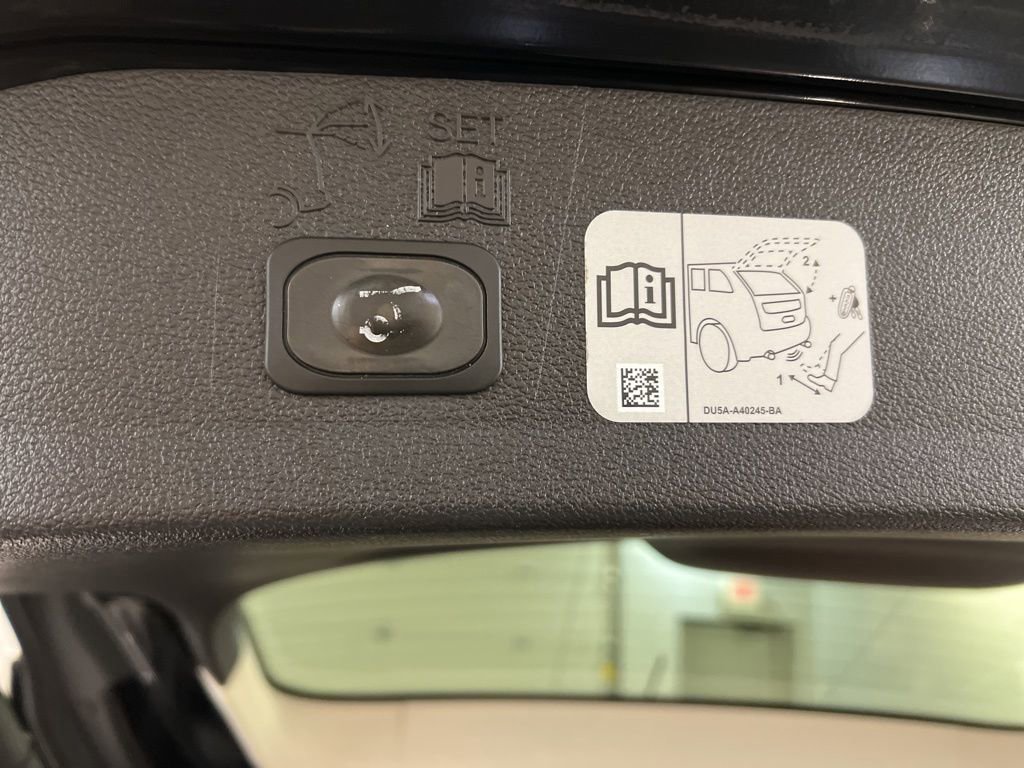 Certified 2017 Ford Escape Titanium image 35