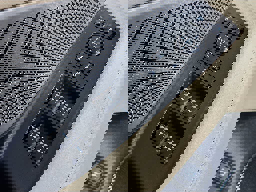 Used 2024 Acura MDX SH-AWD w/ Technology Package image 29