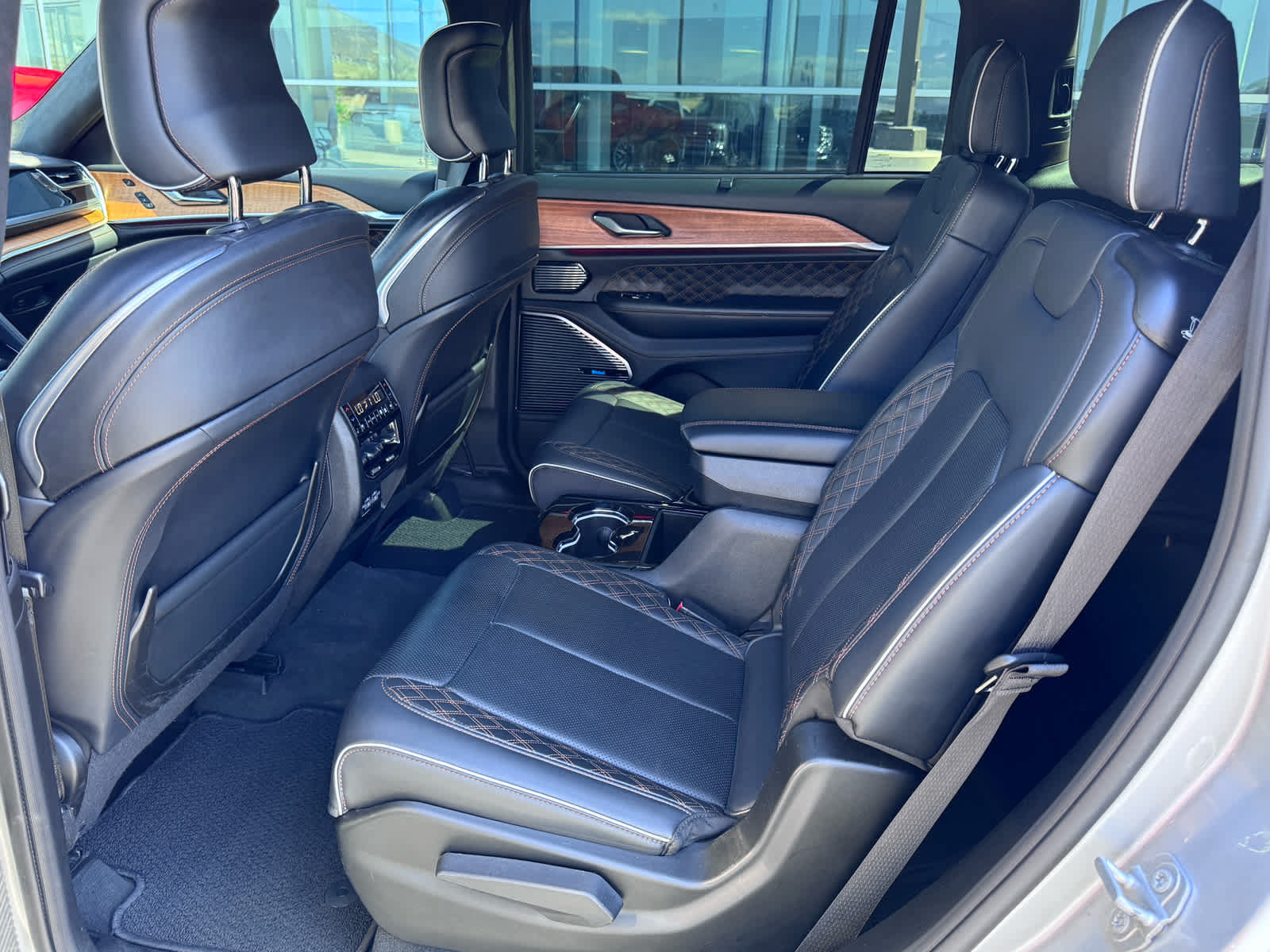 Used 2022 Jeep Grand Cherokee L Summit AWD/4WD image 21