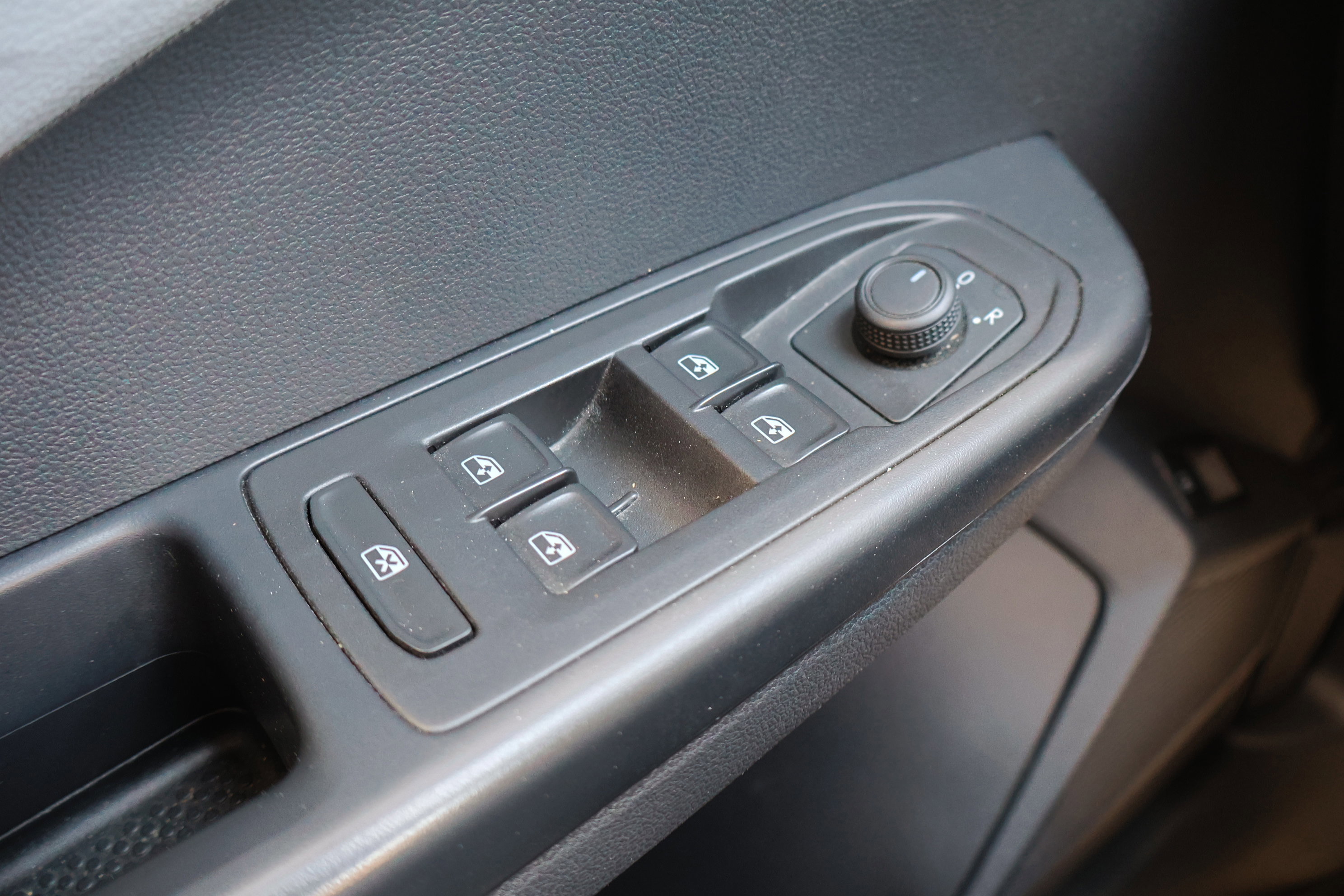 Used 2023 Volkswagen Taos S image 17