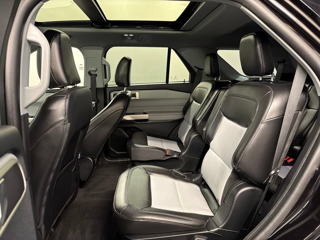 Certified 2023 Ford Explorer XLT w/ Equipment Group 202A AWD/4WD image 32