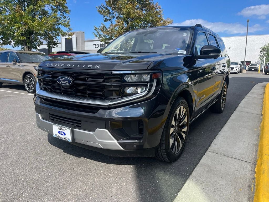 Certified 2025 Ford Expedition Platinum w/ Driver's Package AWD/4WD image 3