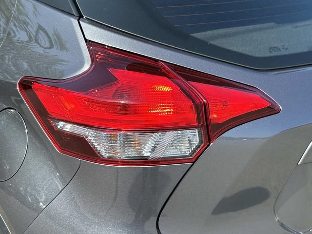 Used 2020 Nissan Kicks SR w/ SR Premium Package FWD image 11
