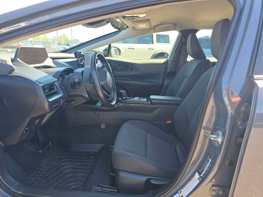 Used 2023 Toyota Prius LE FWD image 9