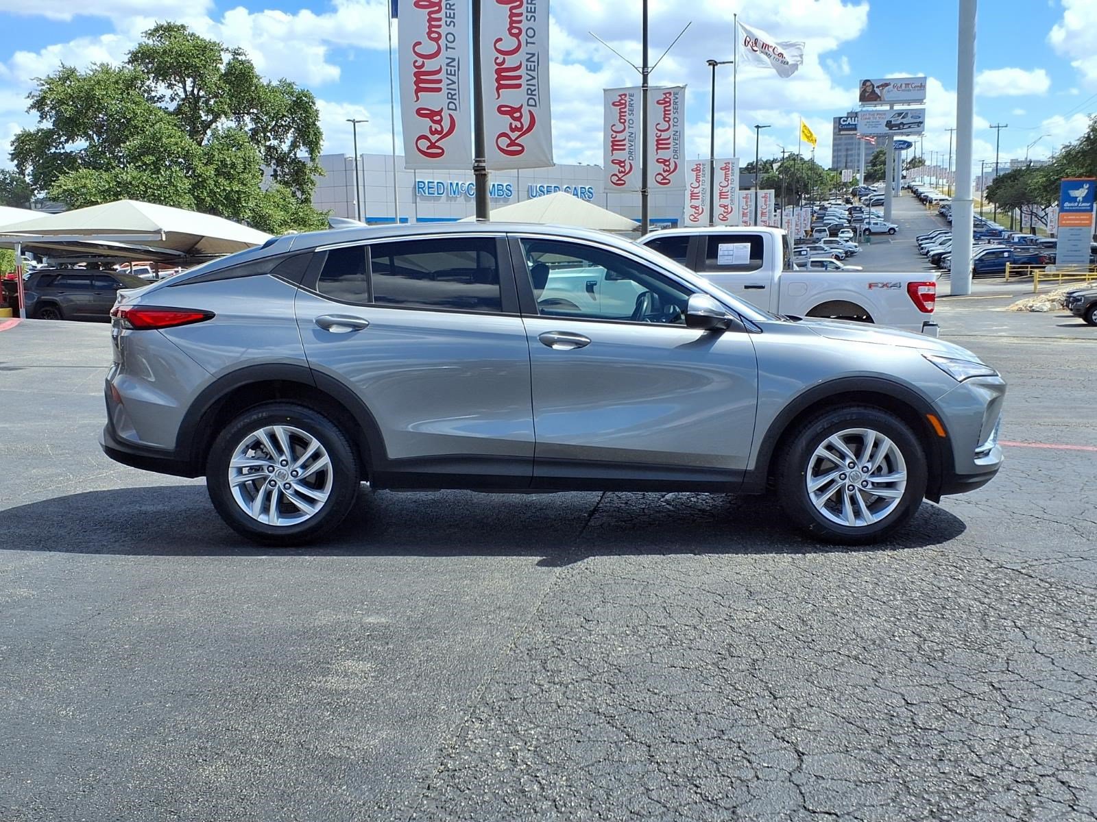 Used 2024 Buick Envista Preferred w/ Convenience I Package FWD image 5