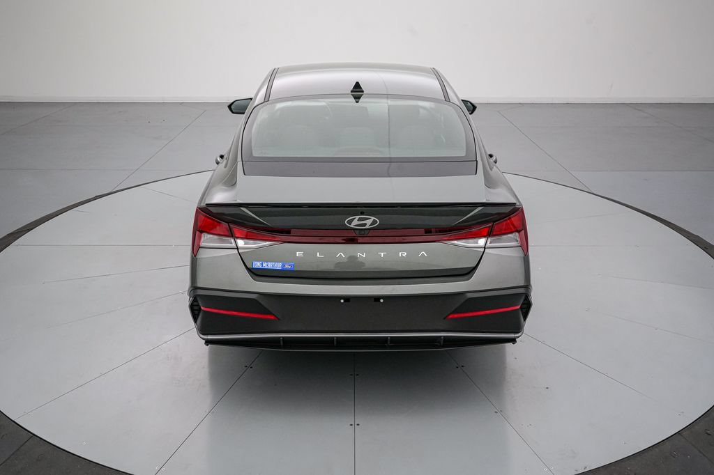 Used 2025 Hyundai Elantra Sport FWD image 5