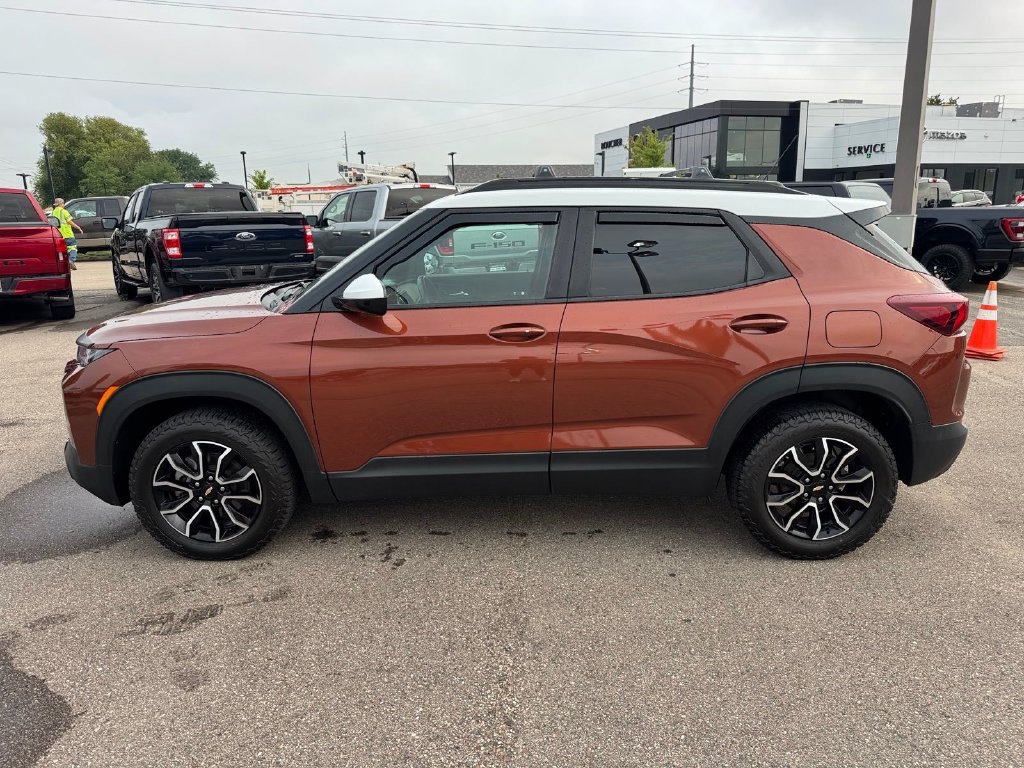 Used 2021 Chevrolet TrailBlazer ACTIV w/ Convenience Package AWD/4WD image 3