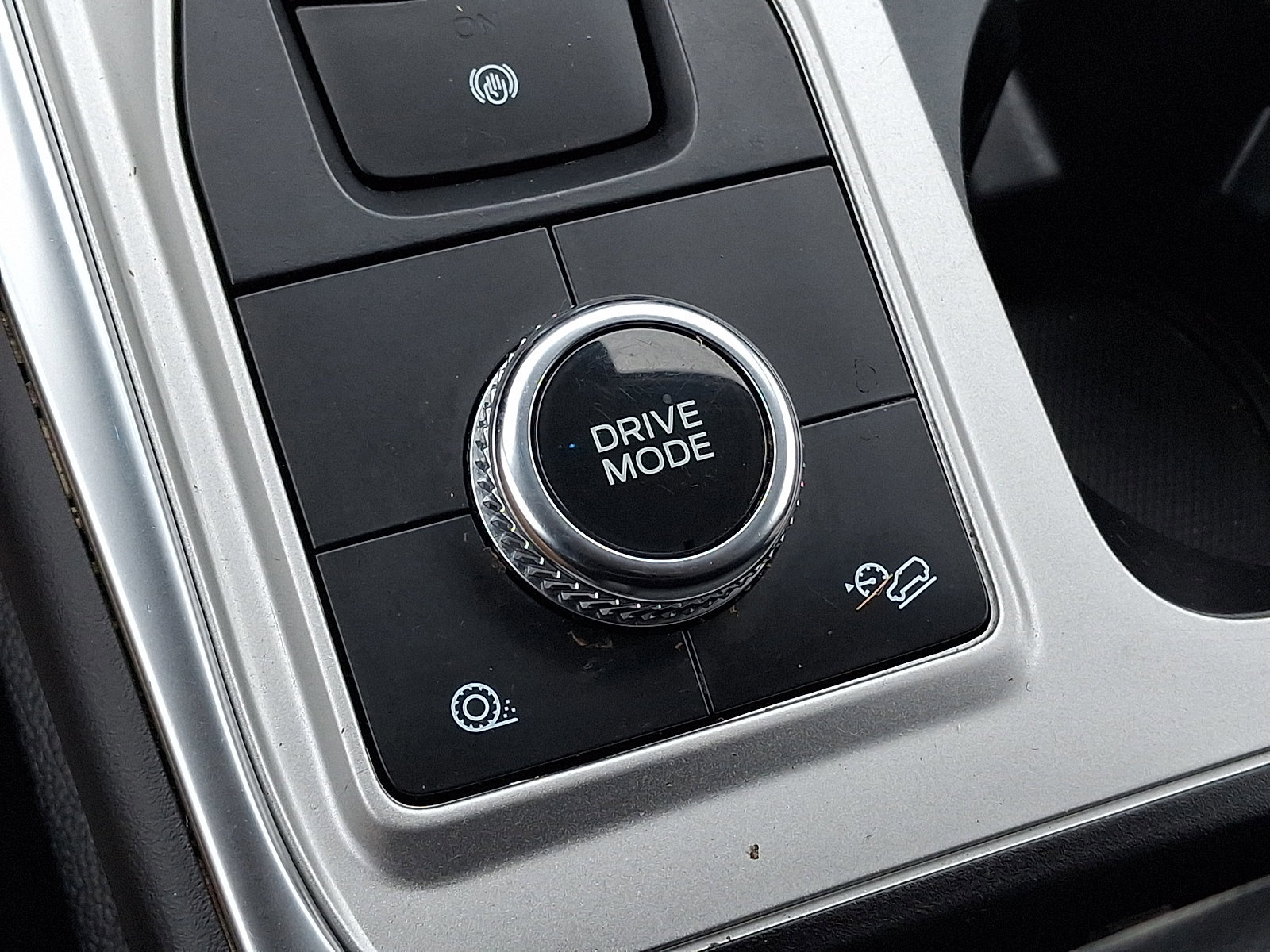 Certified 2023 Ford Explorer XLT w/ Equipment Group 202A image 32