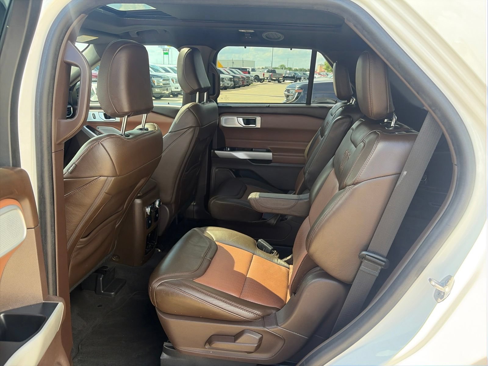 Certified 2022 Ford Explorer King Ranch w/ Technology Package AWD/4WD image 18