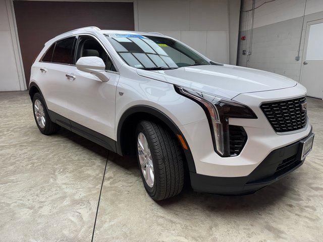 Used 2023 Cadillac XT4 Luxury w/ Cold Weather Package image 6