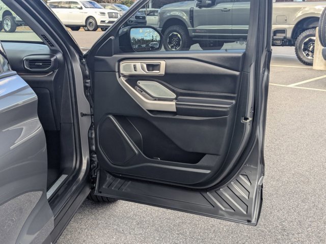 Certified 2022 Ford Explorer Limited w/ Limited Technology Package image 37
