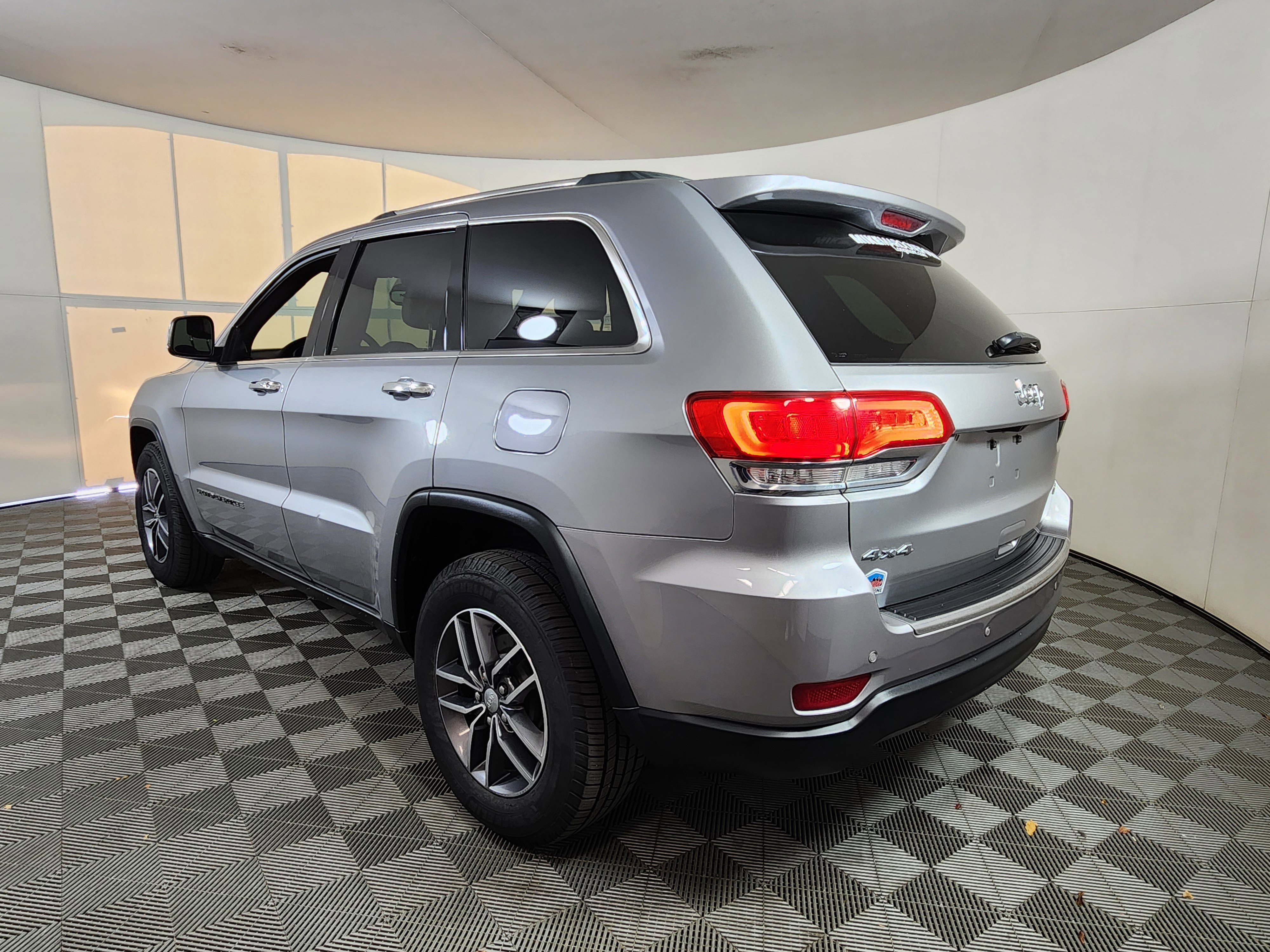 Used 2018 Jeep Grand Cherokee Limited video 3