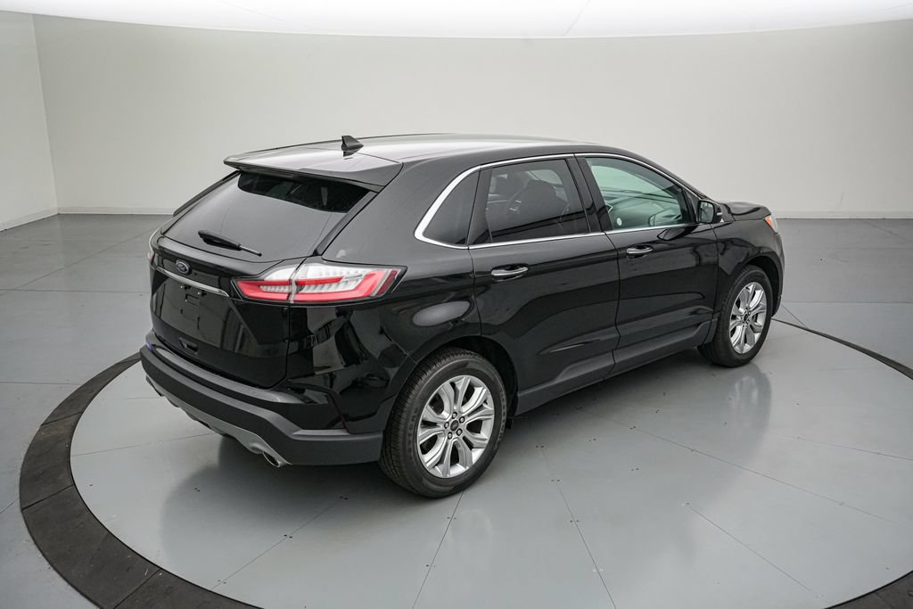 Certified 2023 Ford Edge Titanium AWD/4WD image 4
