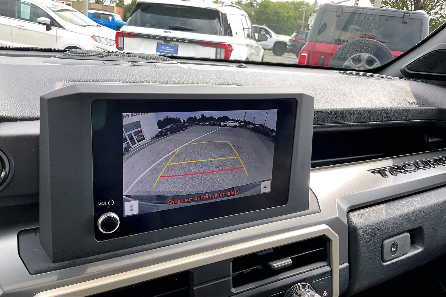 Used 2024 Toyota Tacoma SR5 AWD/4WD image 20