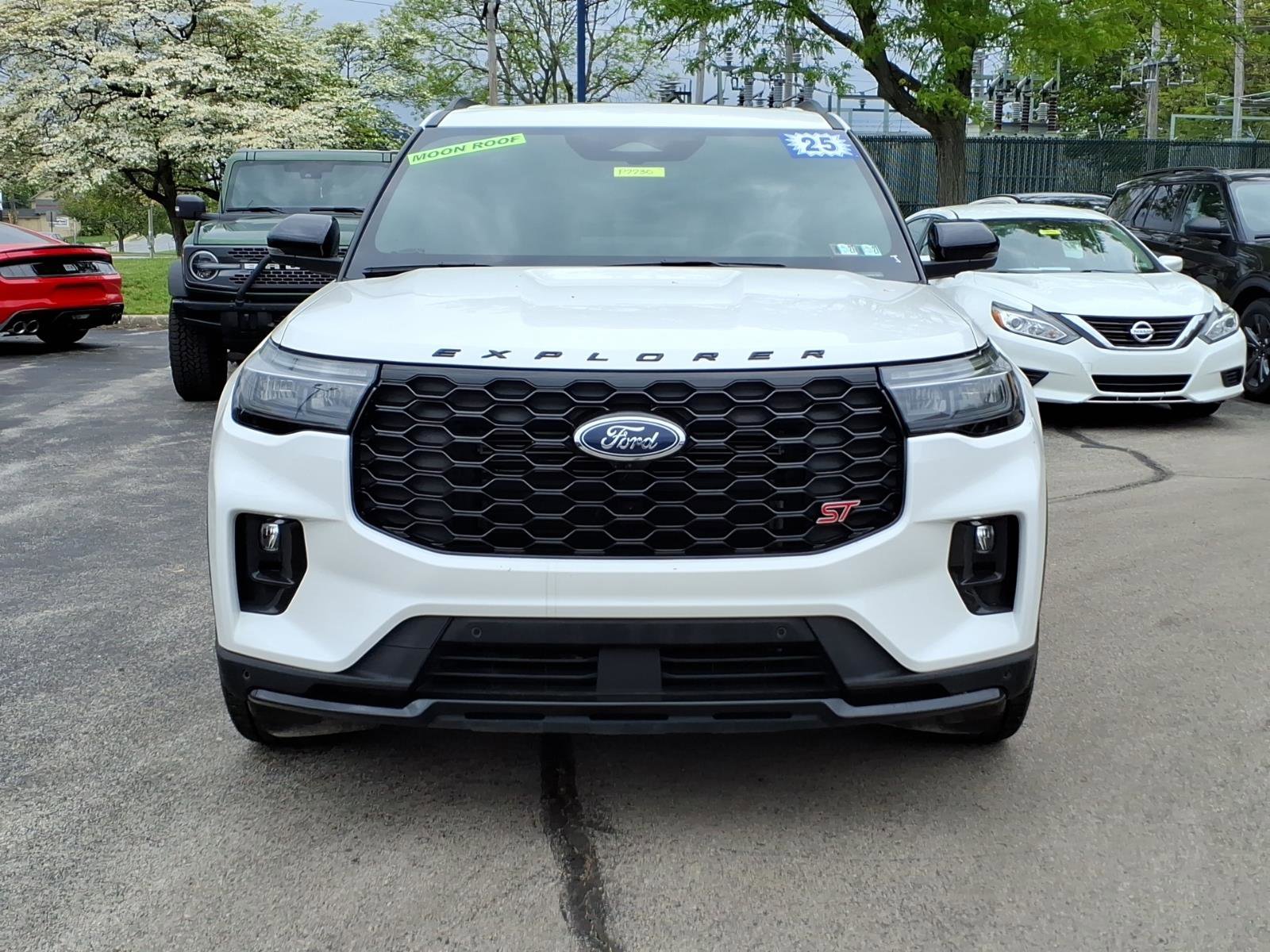 Certified 2025 Ford Explorer ST w/ Sun And Sound Package AWD/4WD image 9