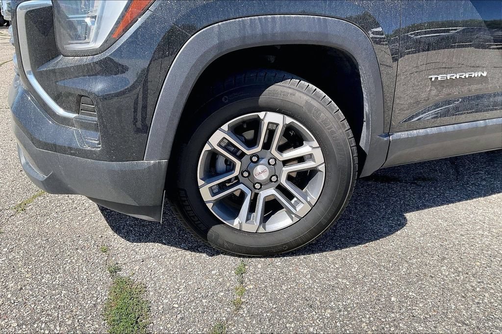 Used 2025 GMC Terrain Elevation AWD/4WD image 4