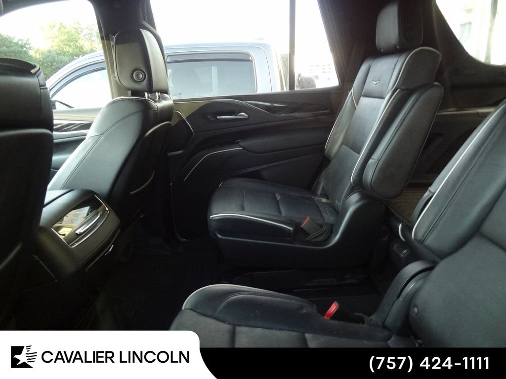 Used 2023 Cadillac Escalade Sport AWD/4WD image 6