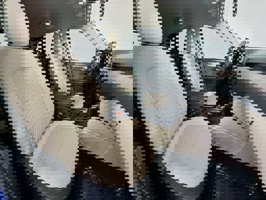 Certified 2022 Ford Escape SE w/ SE Sport Appearance Package image 18