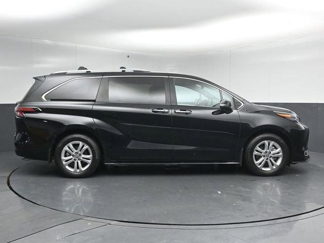 Used 2024 Toyota Sienna Platinum AWD/4WD image 8