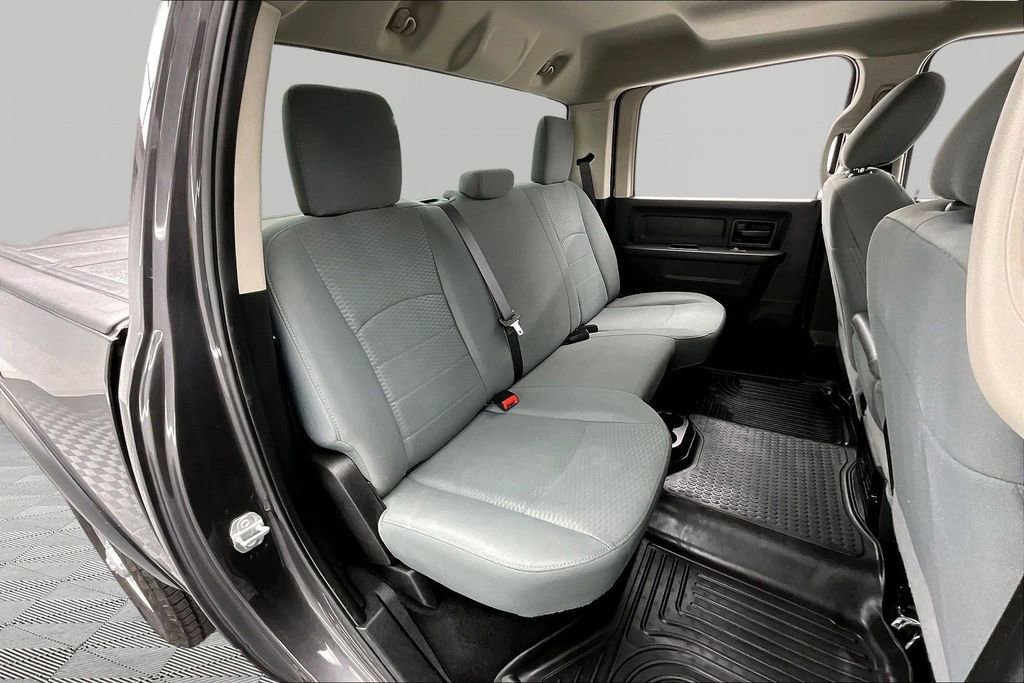 Used 2018 RAM 2500 Tradesman w/ Chrome Appearance Group image 28