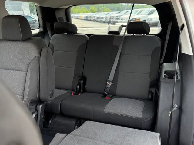 Used 2020 Chevrolet Traverse LT FWD image 19