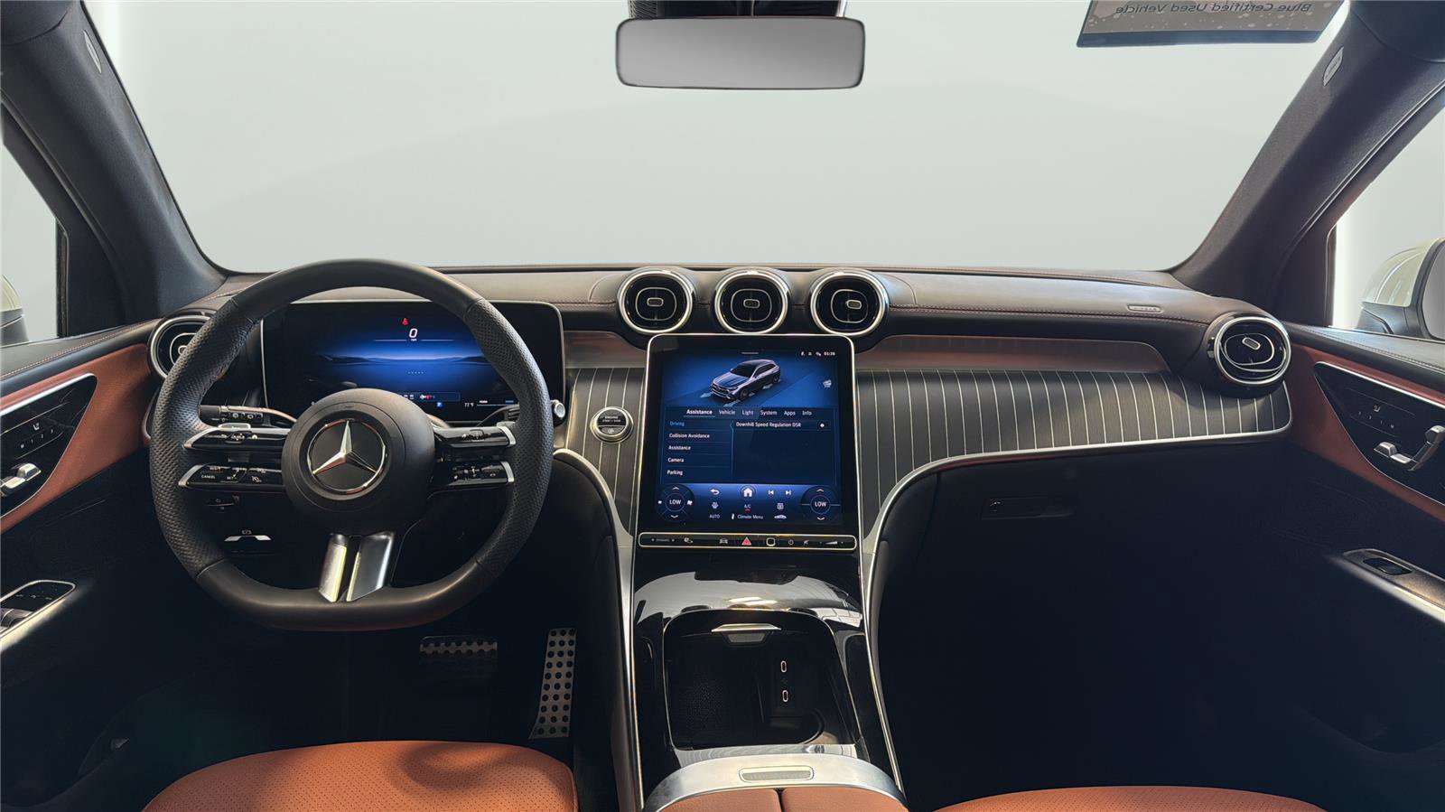 Used 2025 Mercedes-Benz GLC 300 4MATIC image 13