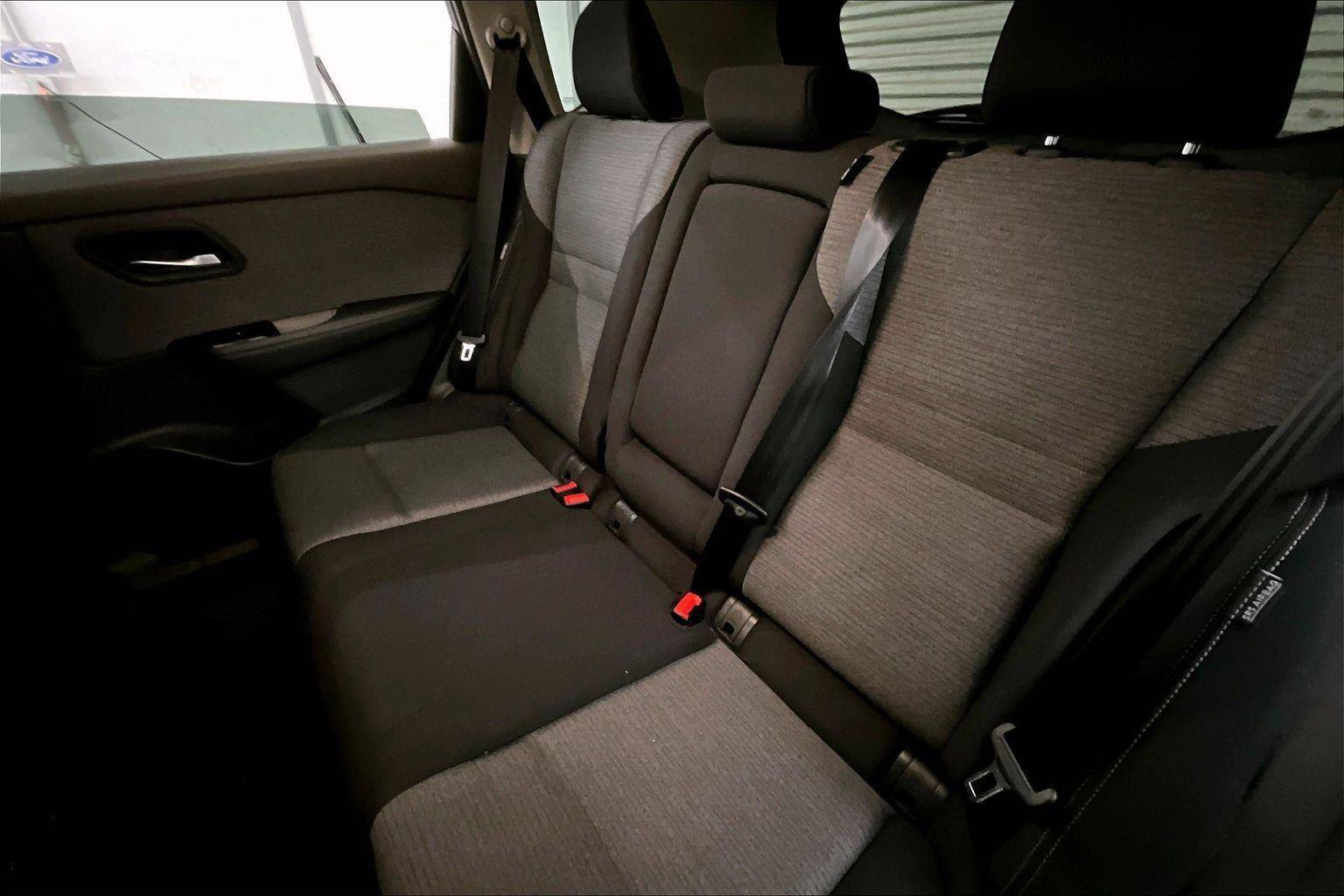 Used 2021 Nissan Rogue SV image 25