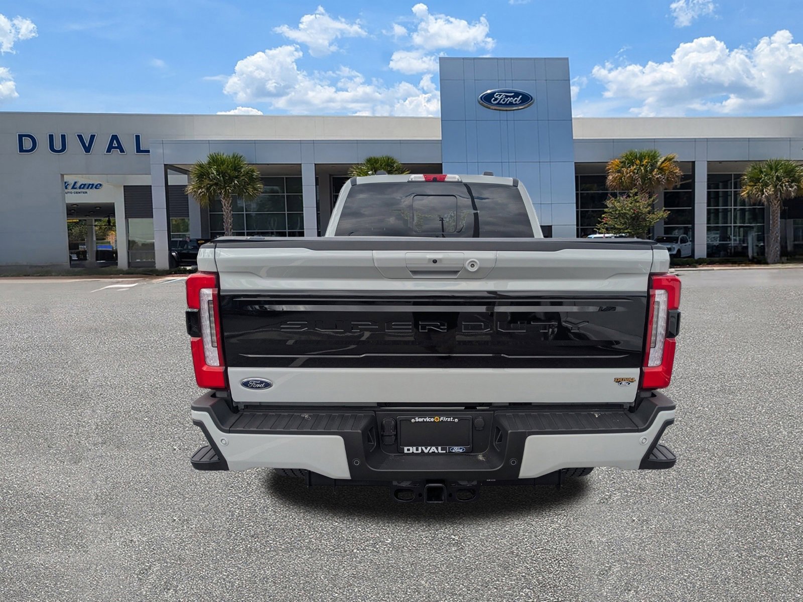 Certified 2025 Ford F250 Platinum w/ FX4 Off-Road Package image 5