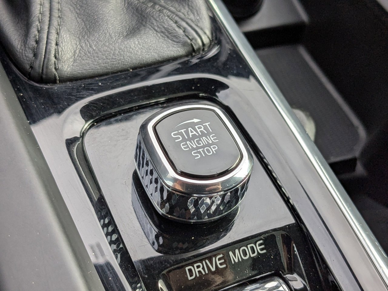 Used 2019 Volvo XC60 T5 Inscription w/ Protection Package image 35