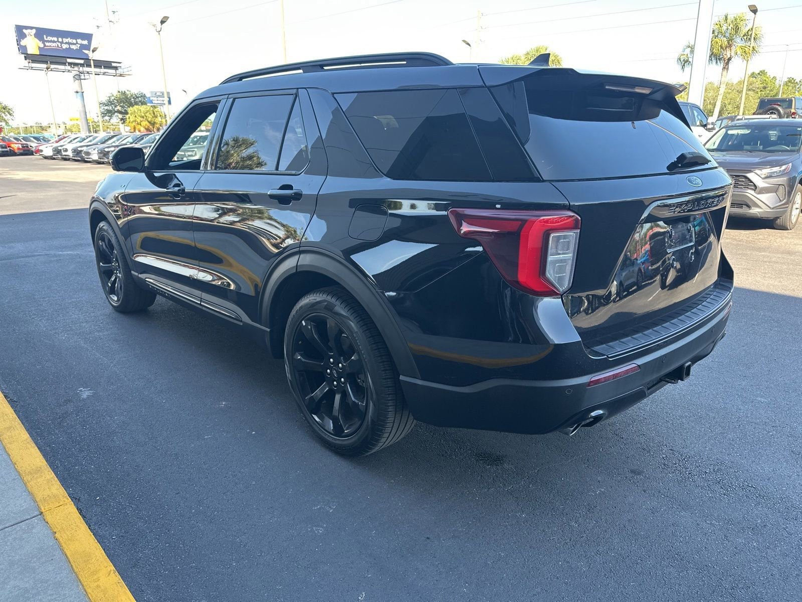 Certified 2023 Ford Explorer ST-Line w/ Class IV Trailer Tow Package RWD image 6