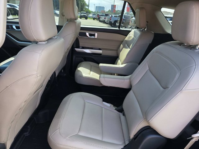 Certified 2023 Ford Explorer XLT w/ Equipment Group 202A RWD image 11