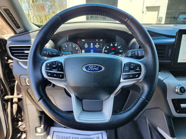 Certified 2022 Ford Explorer XLT w/ Equipment Group 202A AWD/4WD image 30