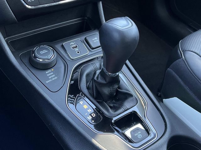 Used 2020 Jeep Cherokee Limited AWD/4WD image 26