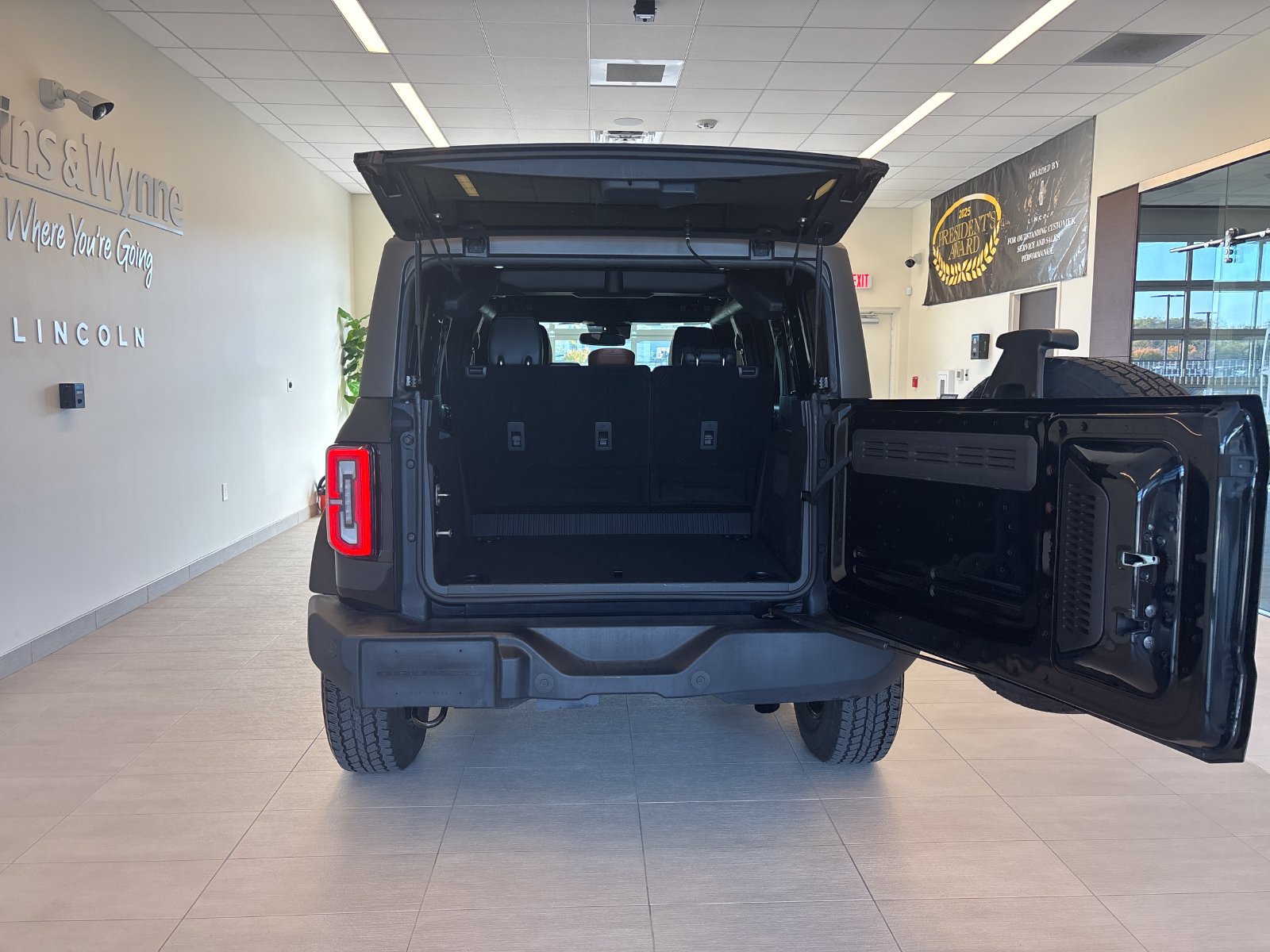Certified 2024 Ford Bronco Outer Banks AWD/4WD image 10