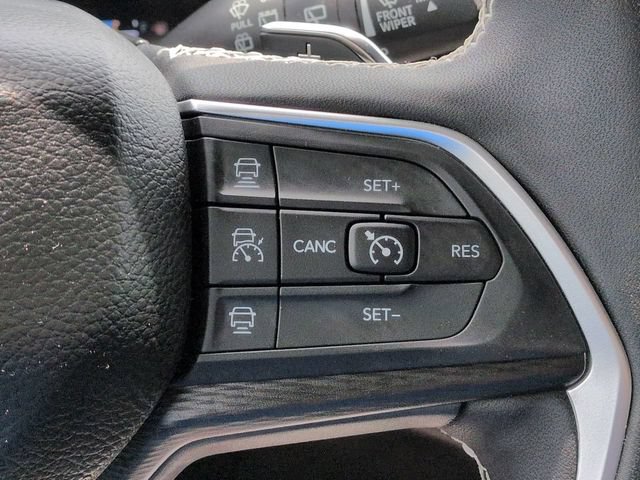 Used 2024 Jeep Grand Cherokee L Laredo RWD image 32