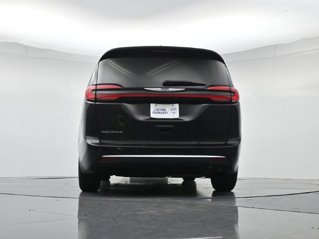 Used 2023 Chrysler Pacifica Touring-L FWD image 46